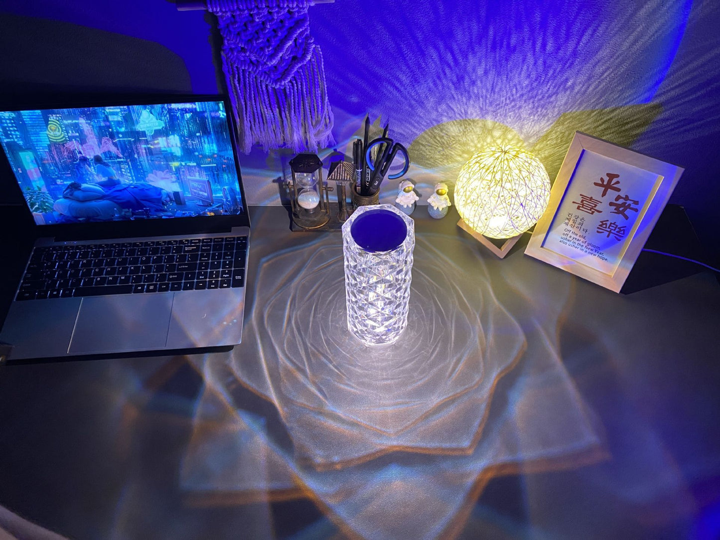 LED Rose Diamond Table Lamp – Romantic Crystal Ambient Light